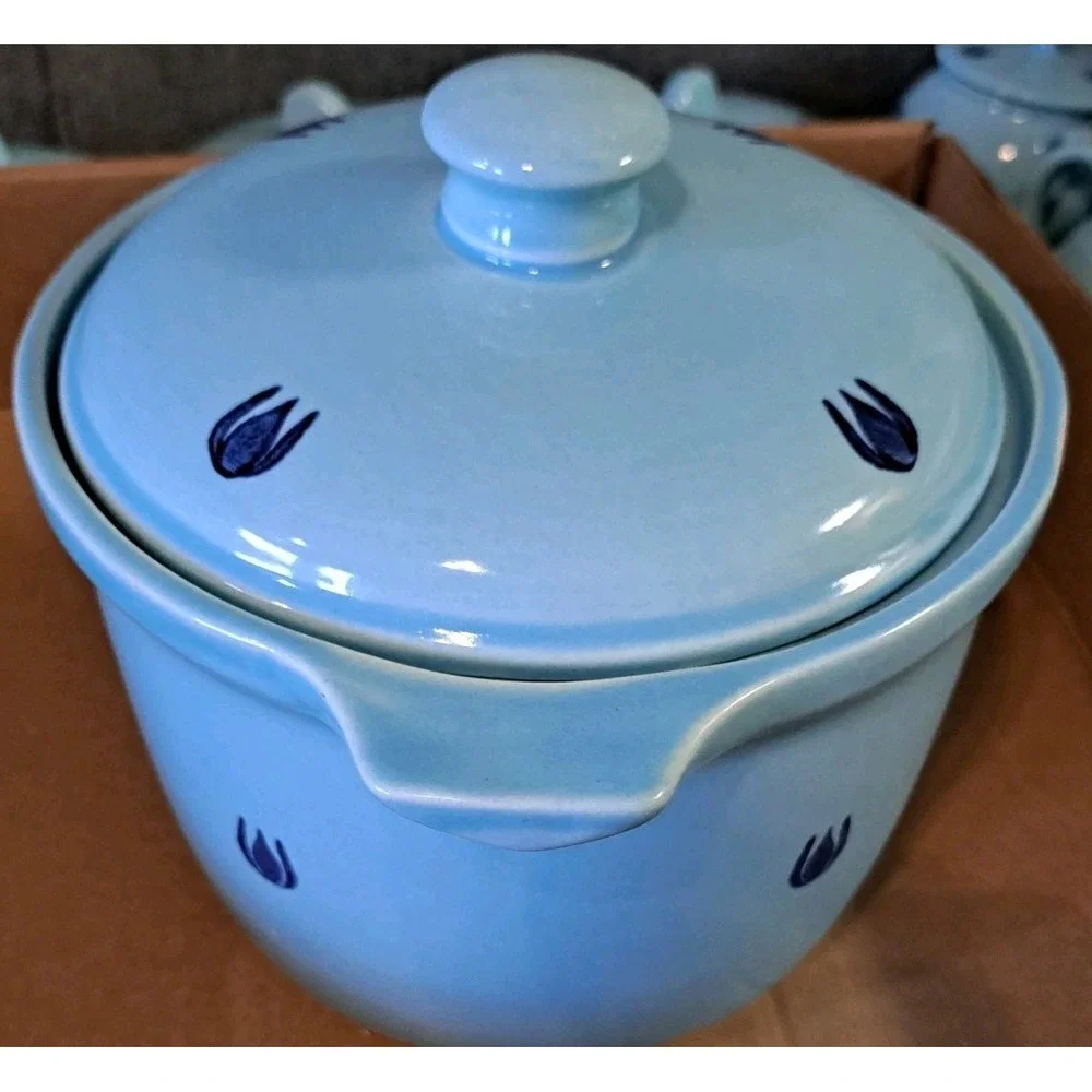 Vtg MCM Cronin Pottery DutchBlue Tulip Pattern Bean‎ Pot Casserole 2 QT Made USA